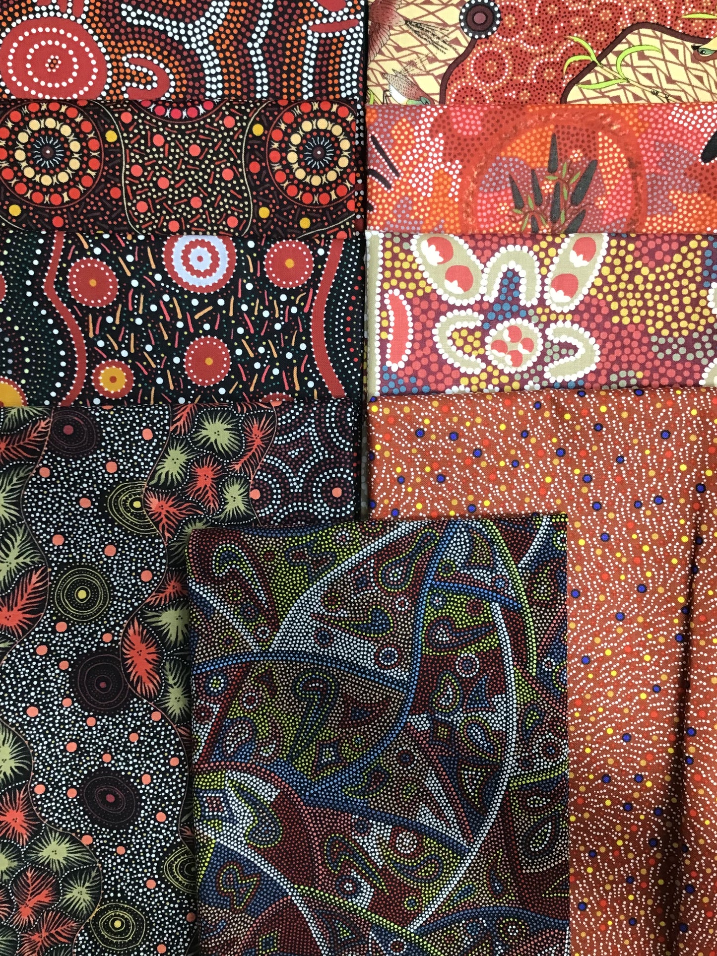 AUSTRALIAN red 9 Fat Quarters