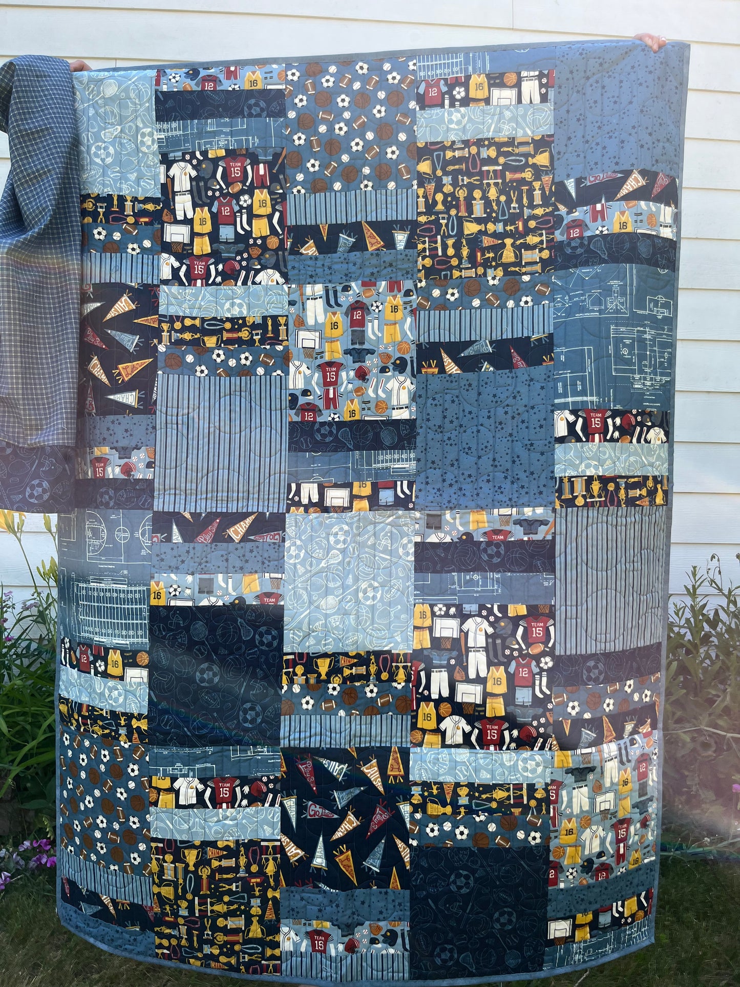 QUILT Jubilee Sports with Pillowcase