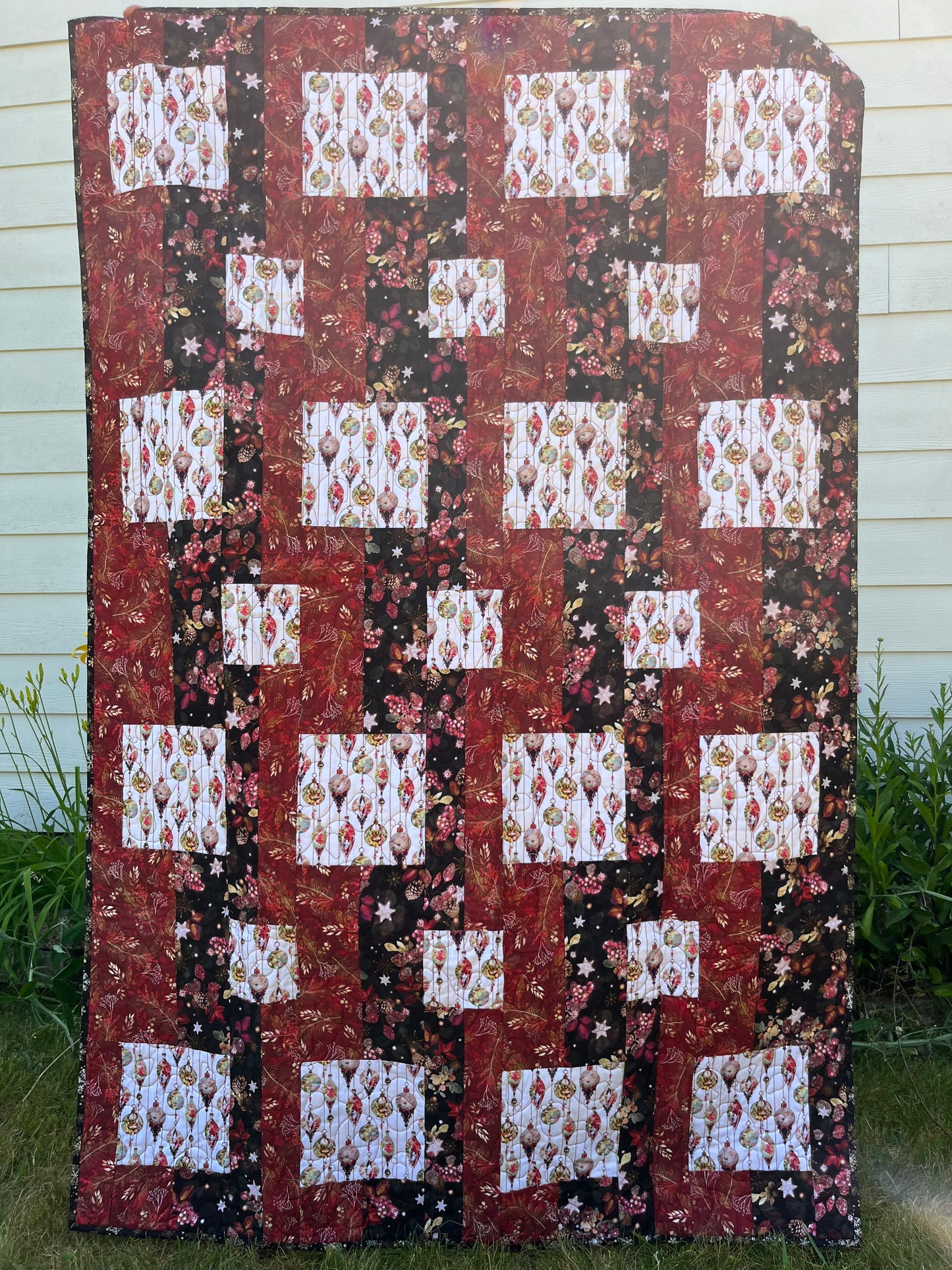 QUILT Dangle Festive Beauty
