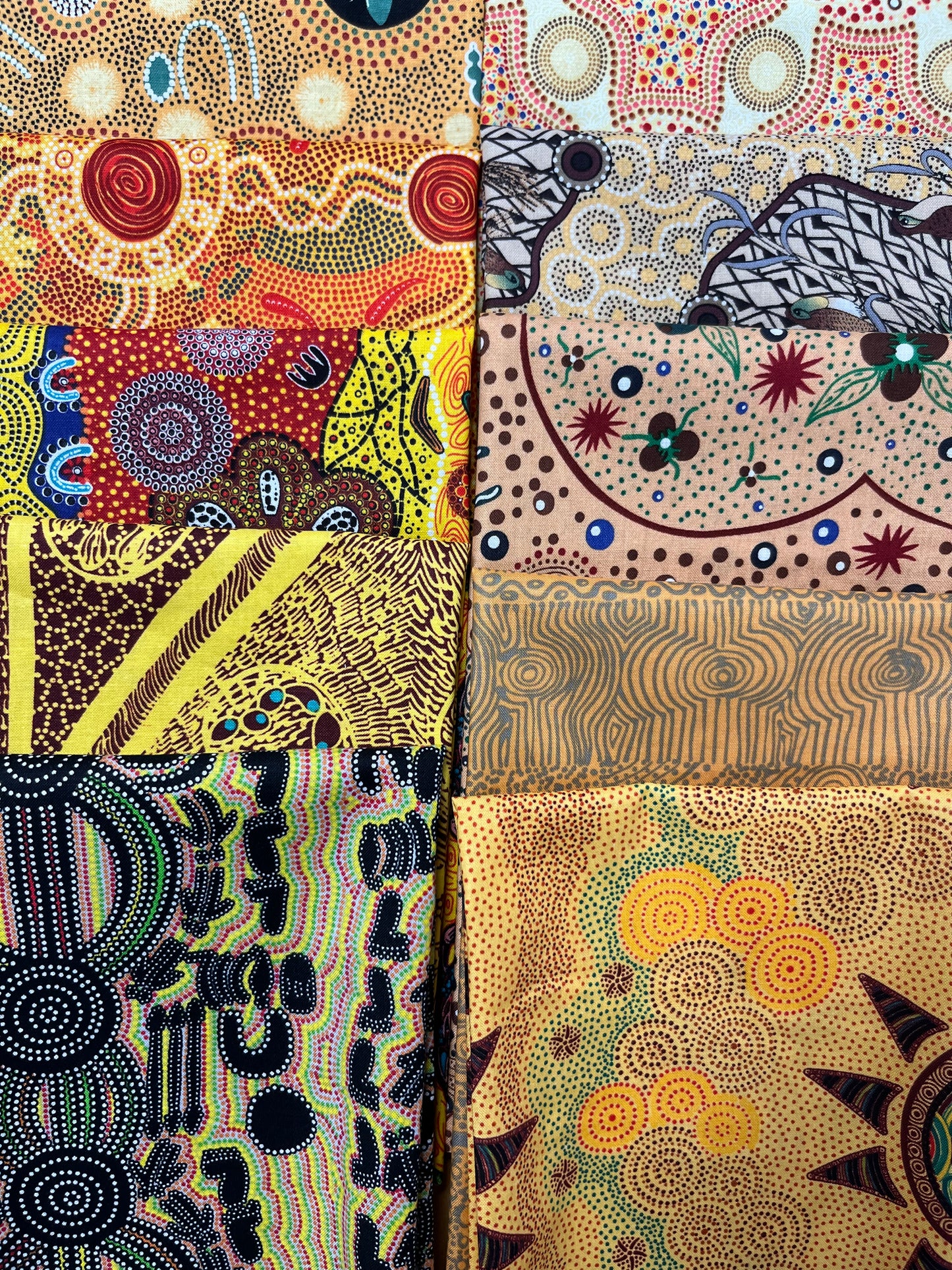 AUSTRALIAN Yellow 10 Fat Quarters