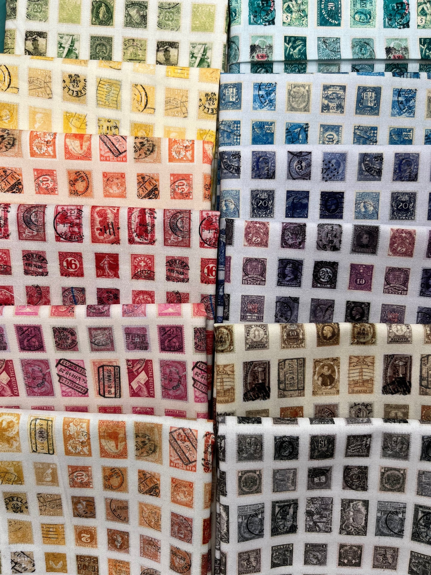 PALETTE MULTI Stamps 12 Half Yards