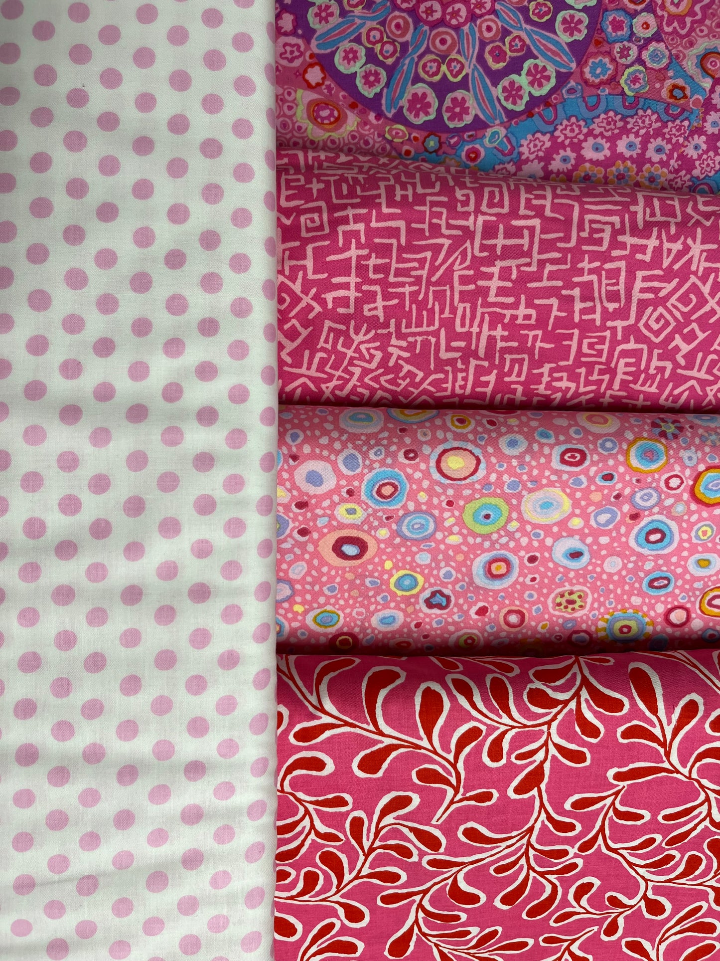 BLOCK OF THE MONTH - HAPPY HEARTS PILLOW - Kaffe