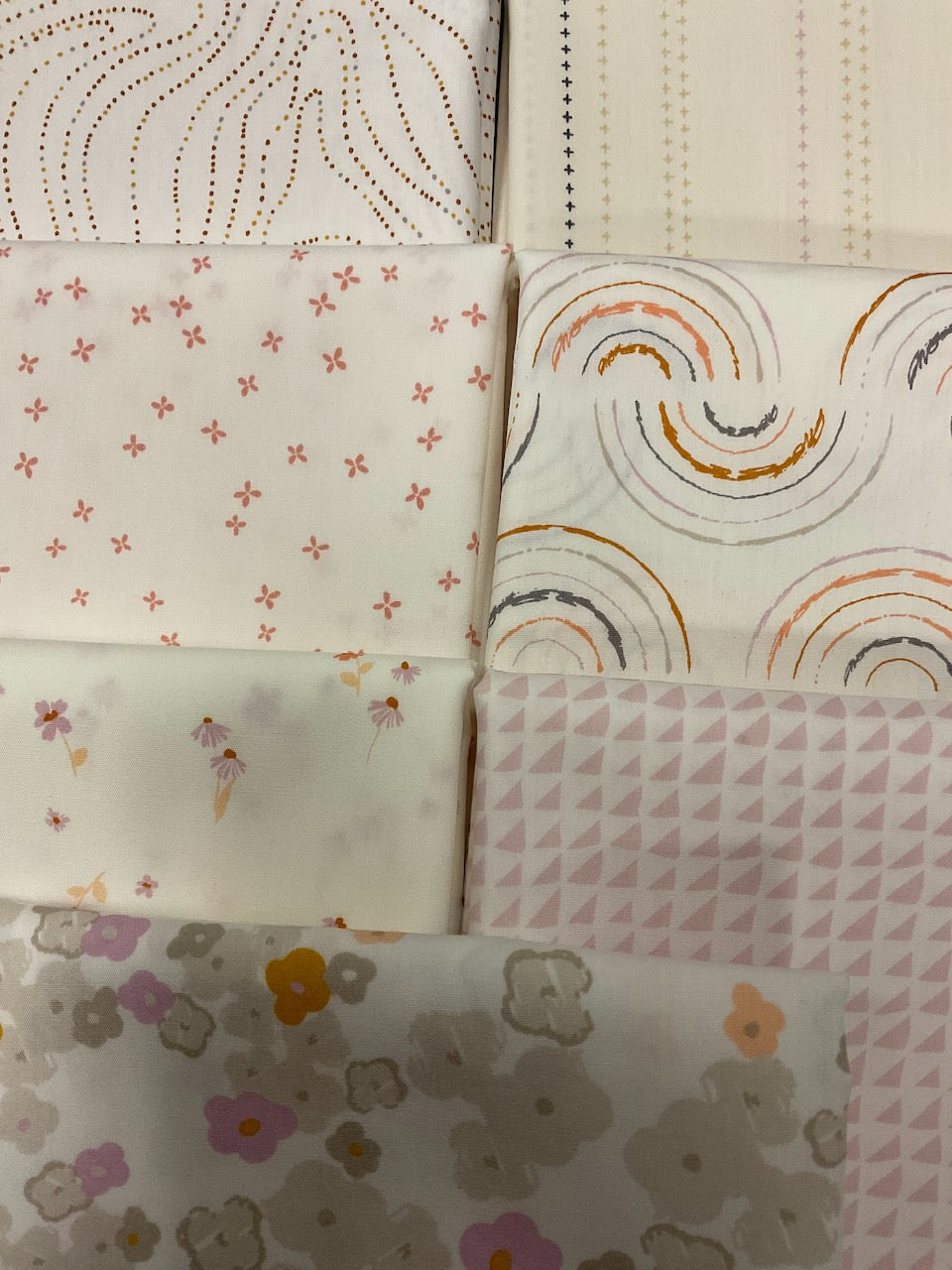 MIX THE VOLUME Pink 7 fat quarters