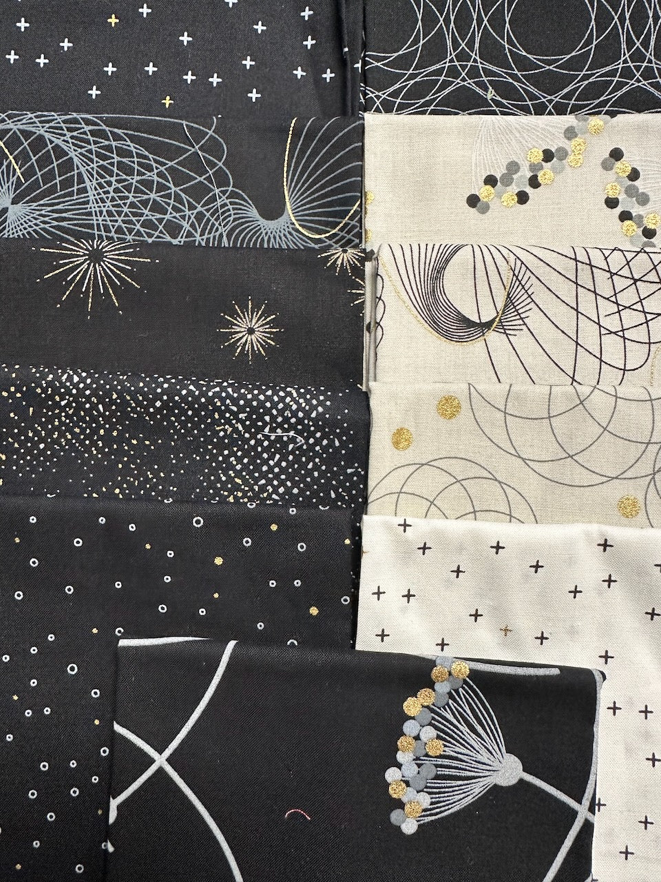 SHIMMER Ebony 11 fat quarters