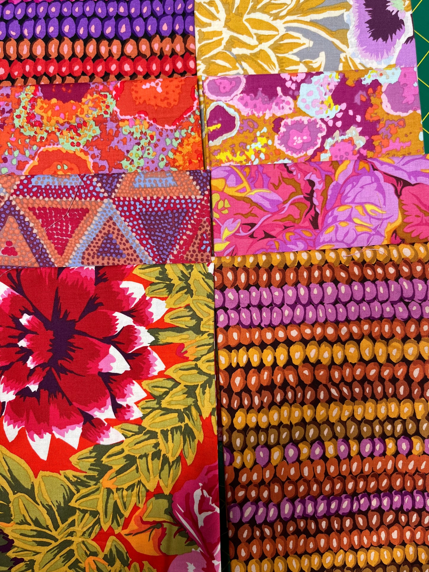 KAFFE VINTAGE Golden Rust 8 Fat Quarters