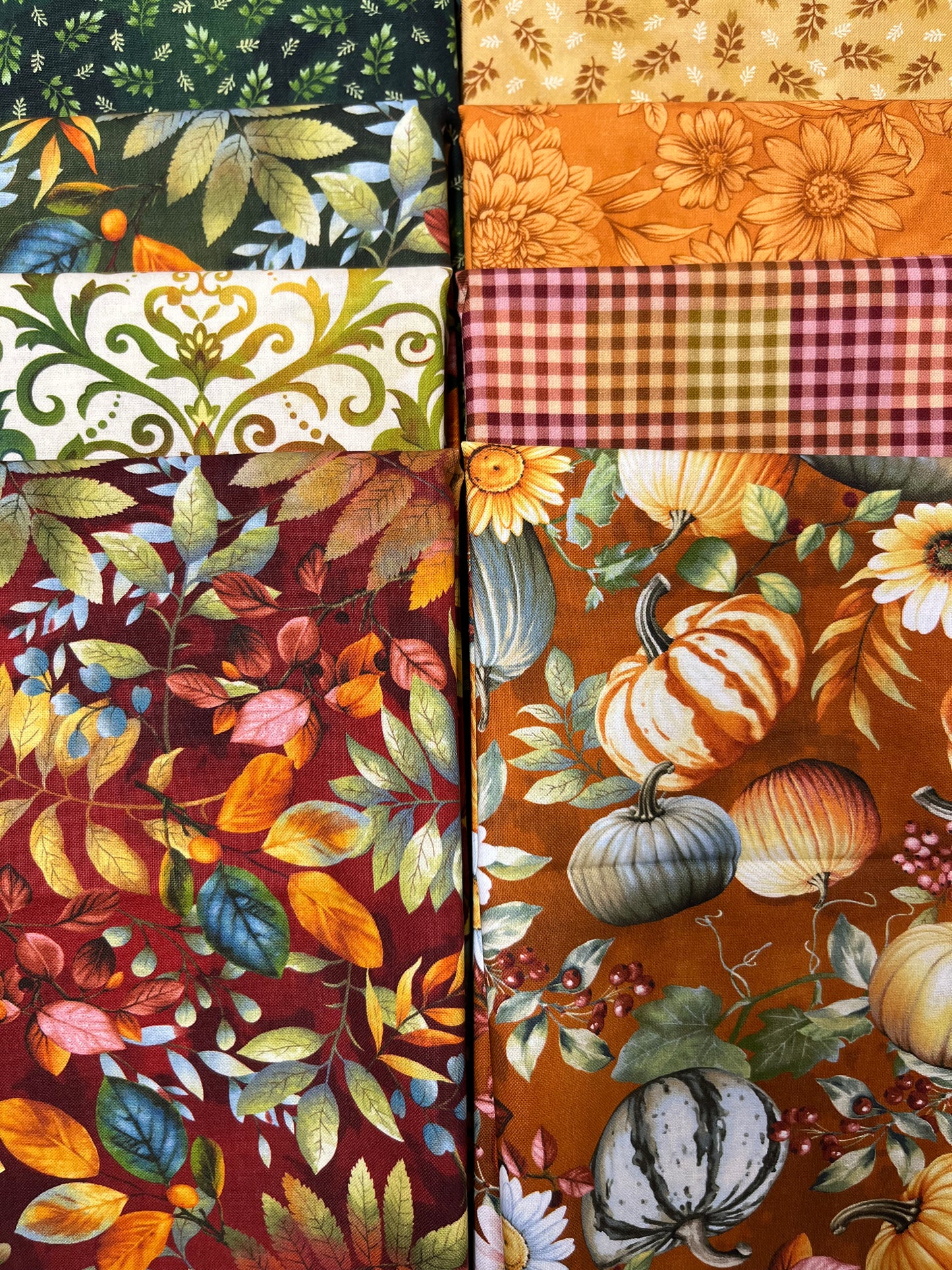 BASKETS OF AUTUMN BLESSINGS Rust 8 Half Yards
