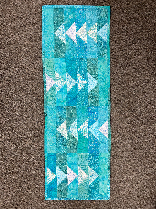 TABLERUNNER Snow Goose aquas