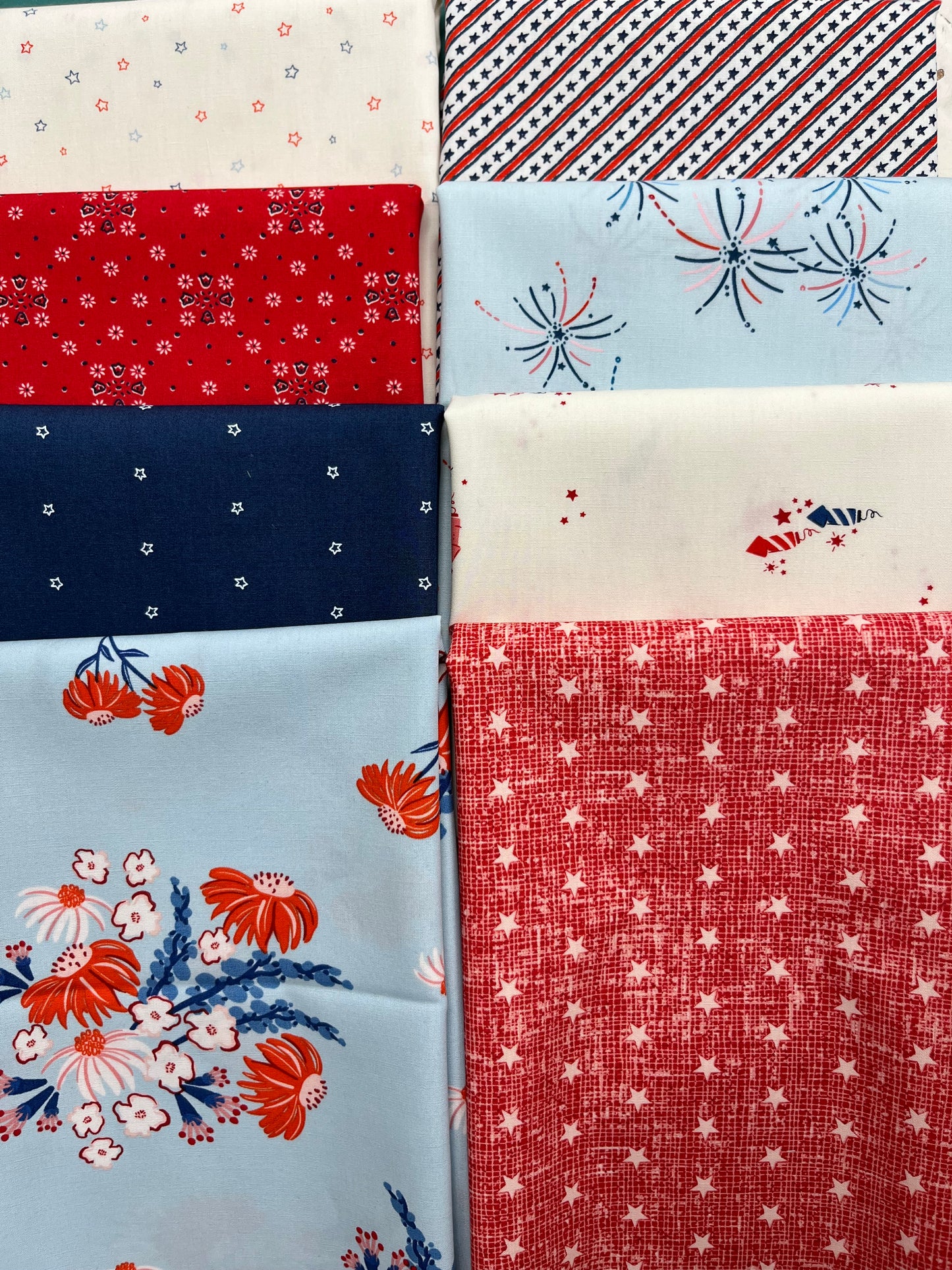 BLOOMIN' AMERICANA 8 Fat Quarters