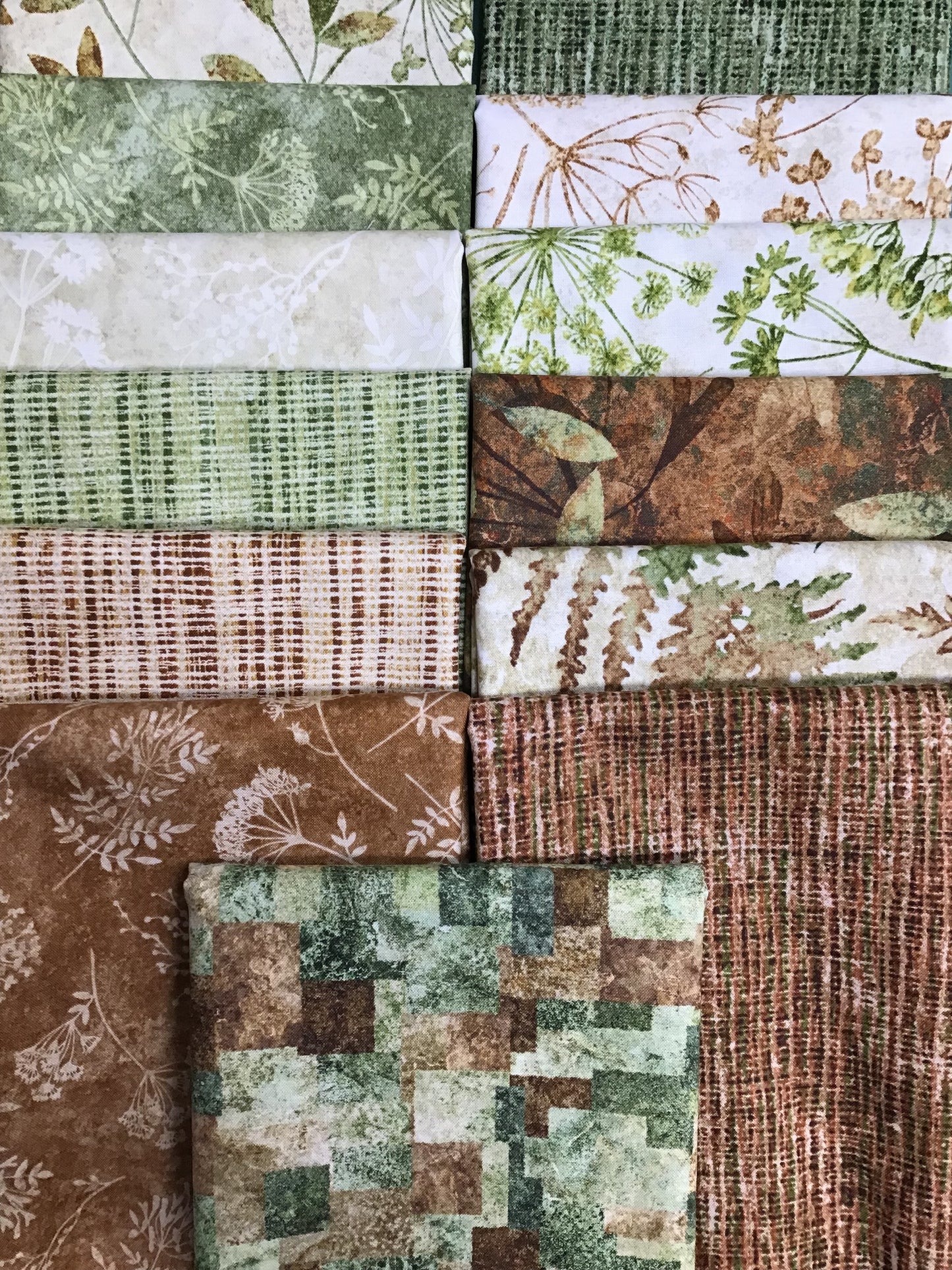 STONEHENGE ORGANICS 13 Fat Quarters