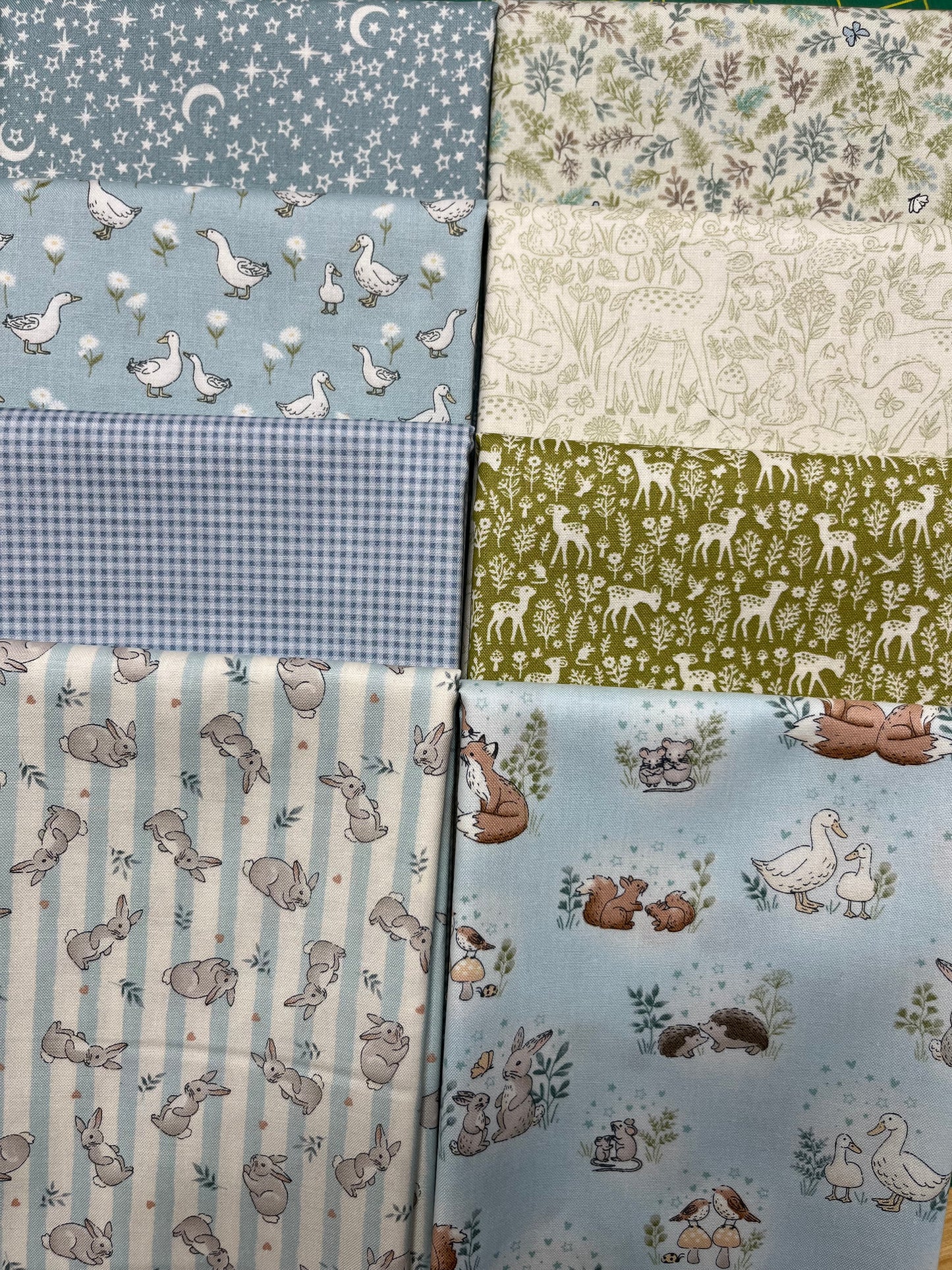 LITTLE ONES blue 8 Fat Quarters