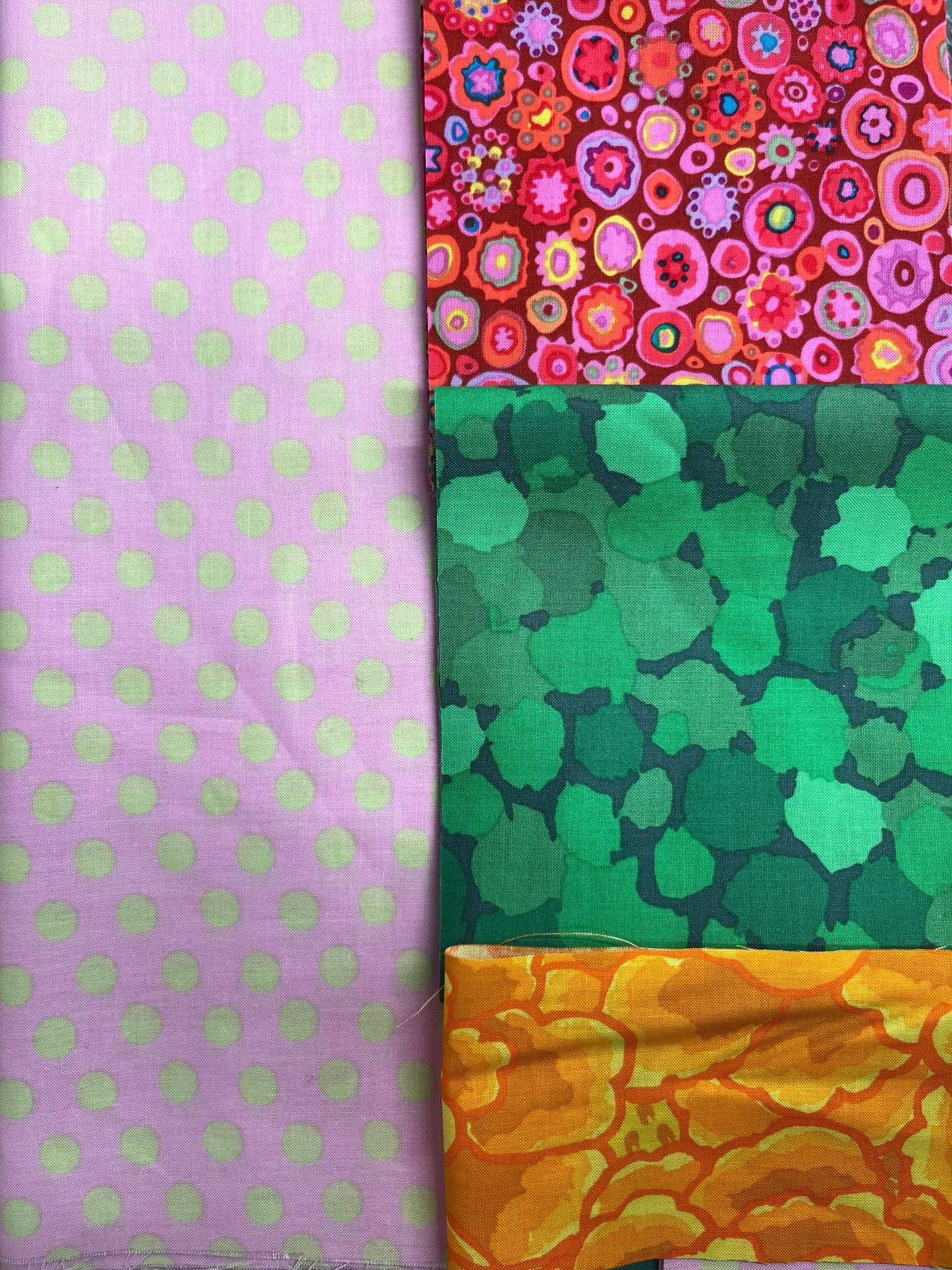 BLOCK OF THE MONTH - SPRING BLOOMS PILLOW - Kaffe 18"x18"