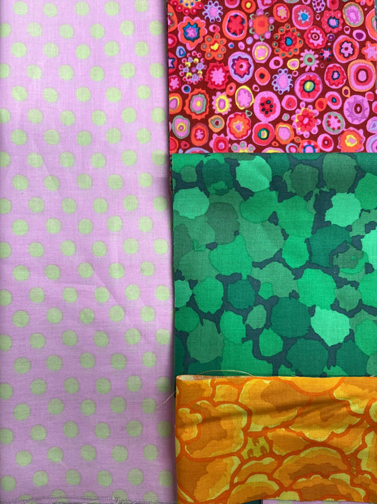 BLOCK OF THE MONTH - SPRING BLOOMS PILLOW - Kaffe 18"x18"