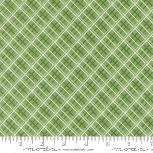 MERRILY ON HIGH Plaid evergreen