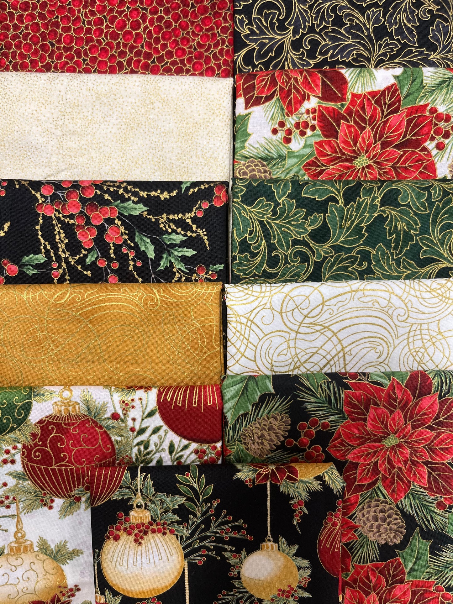 CHRISTMAS WISH Gold 11 Fat Quarters