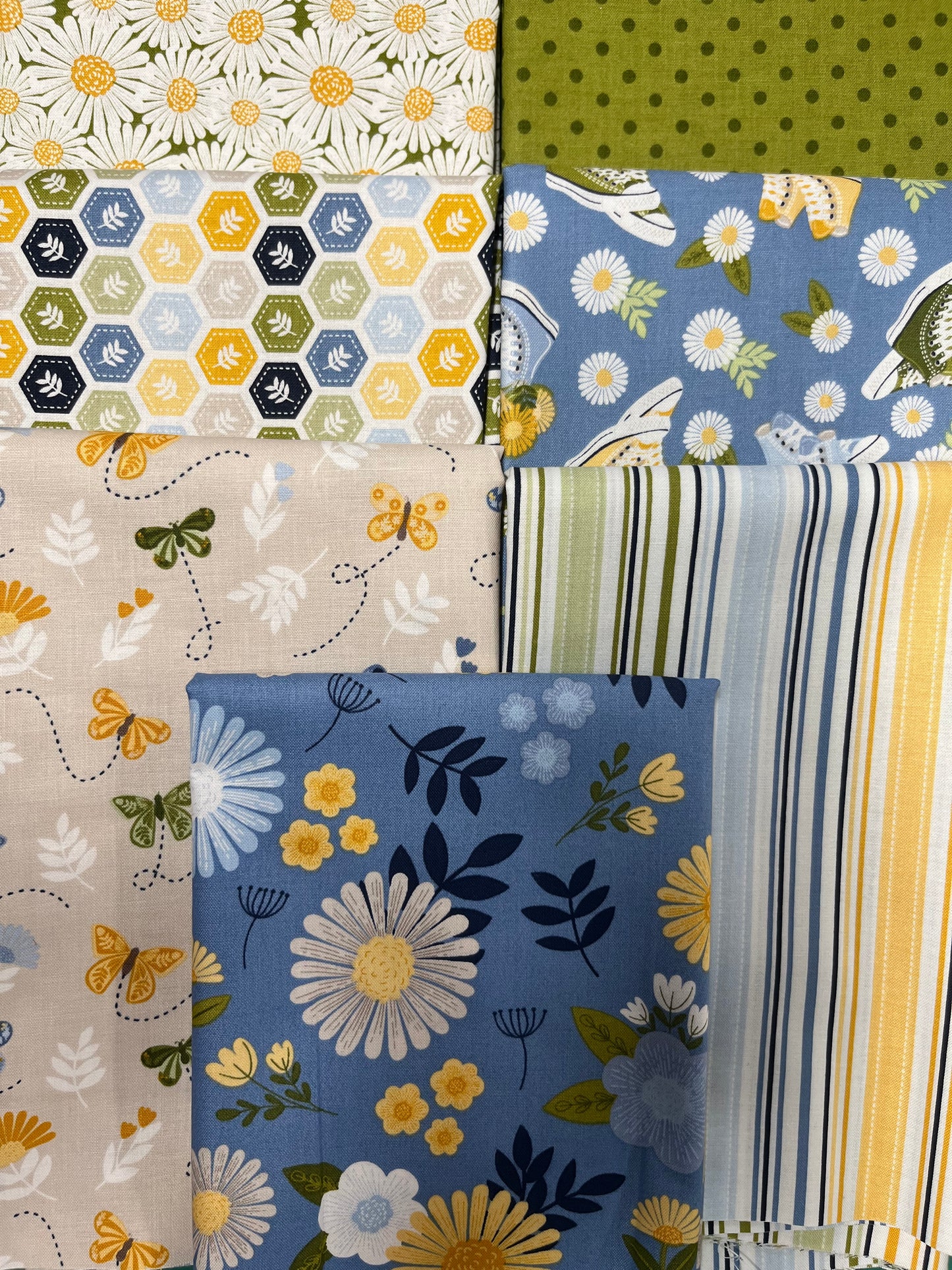 SUNSHINE & DANDELIONS Green 7 Fat Quarters