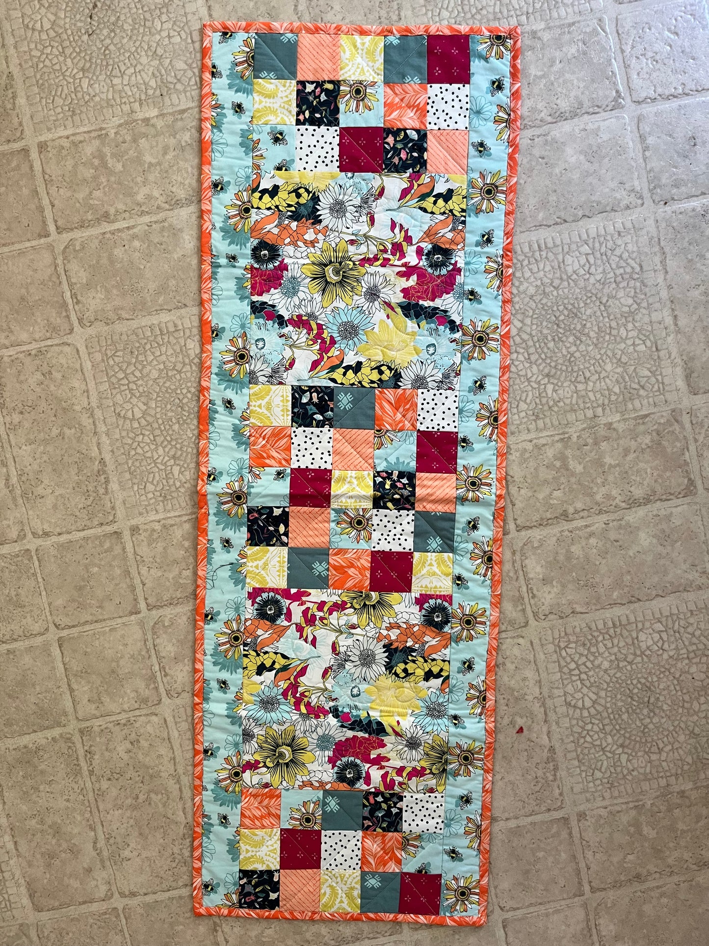 TABLERUNNER Sugar Plum flora bees