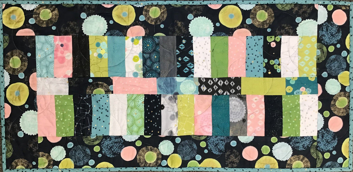 QUILT Griddle Day in Paris Tablerunner