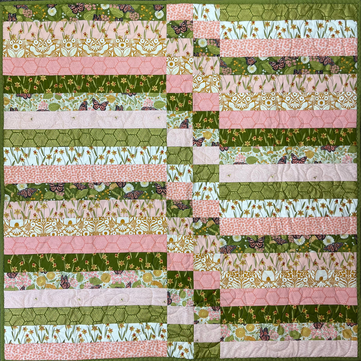 TAFFY Bee Garden 40"x40"