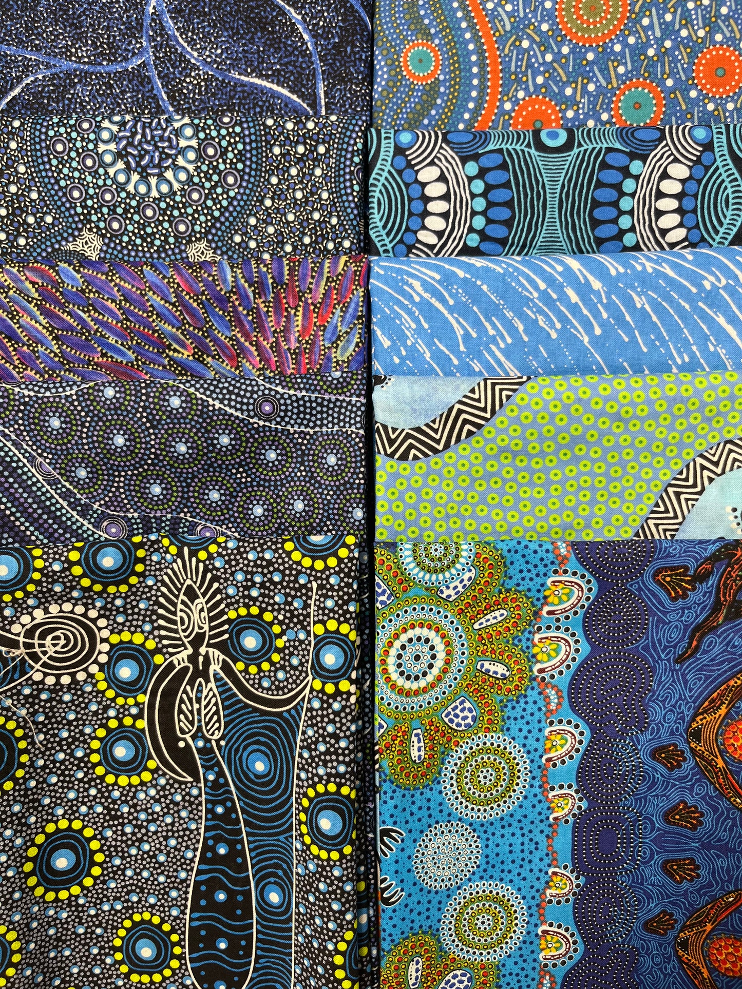 AUSTRALIAN Blue 10 Fat Quarters