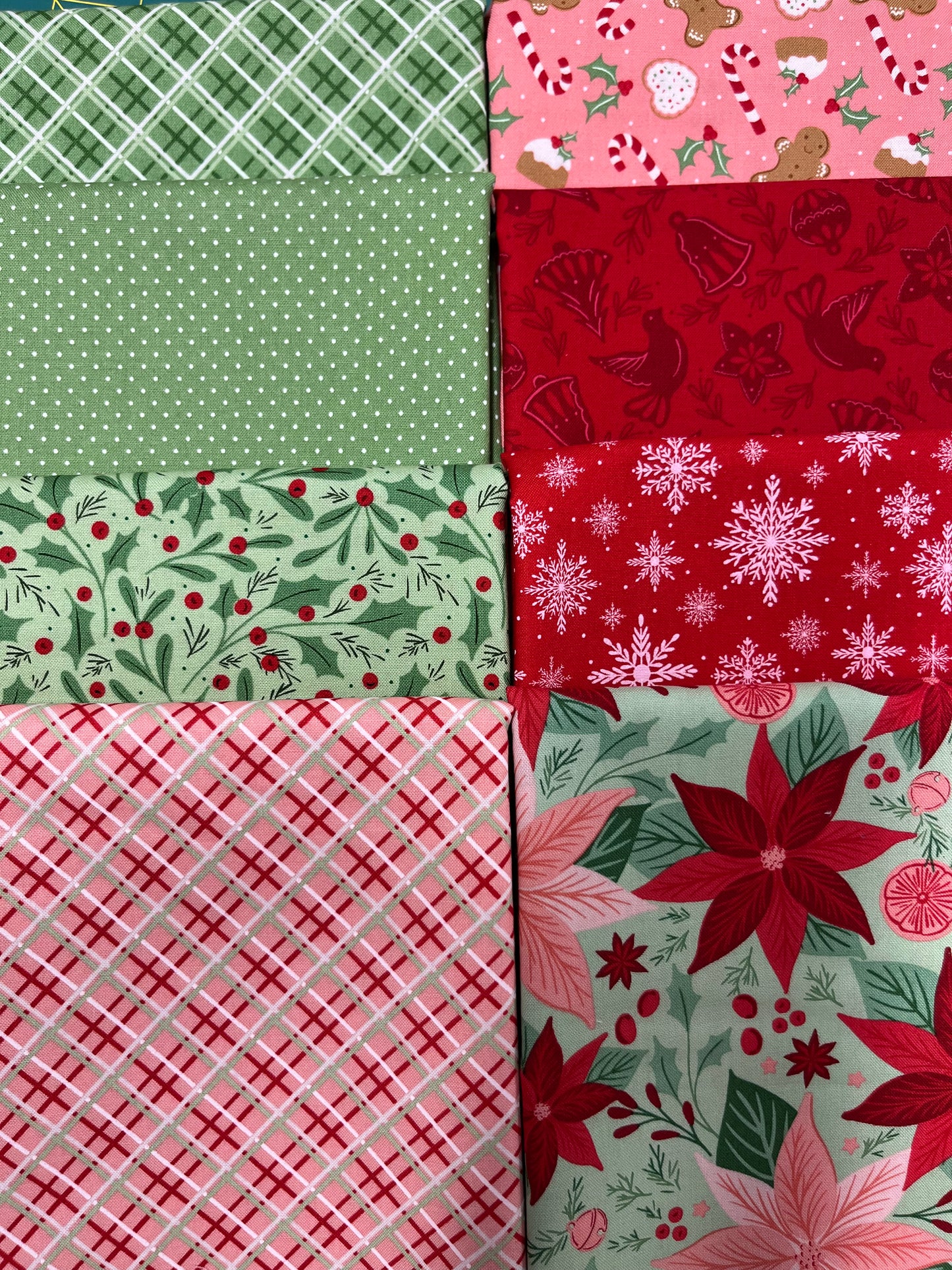 MERRILY ON HIGH Green 8 Fat Quarters