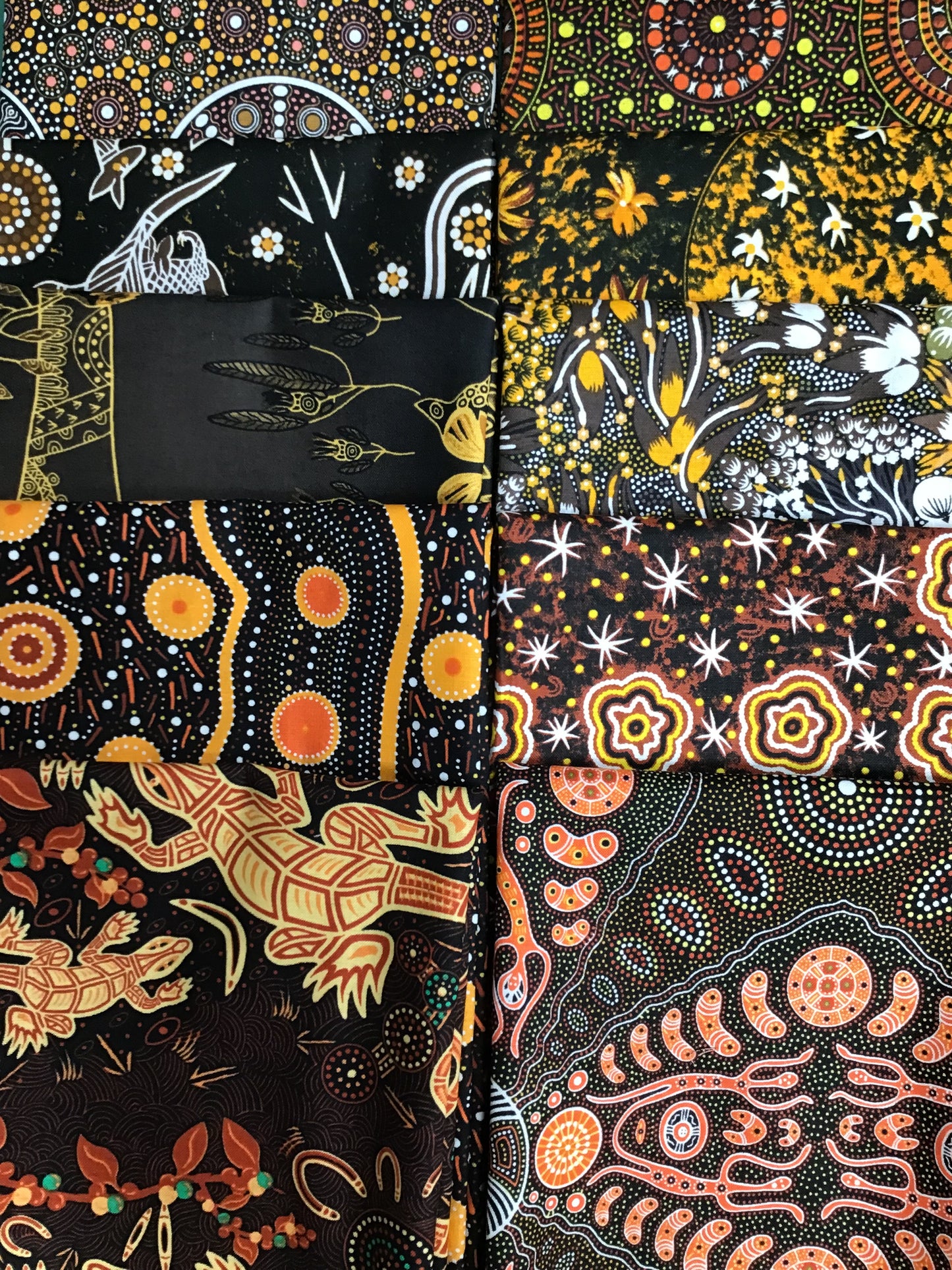 AUSTRALIAN brown 10 Fat Quarters