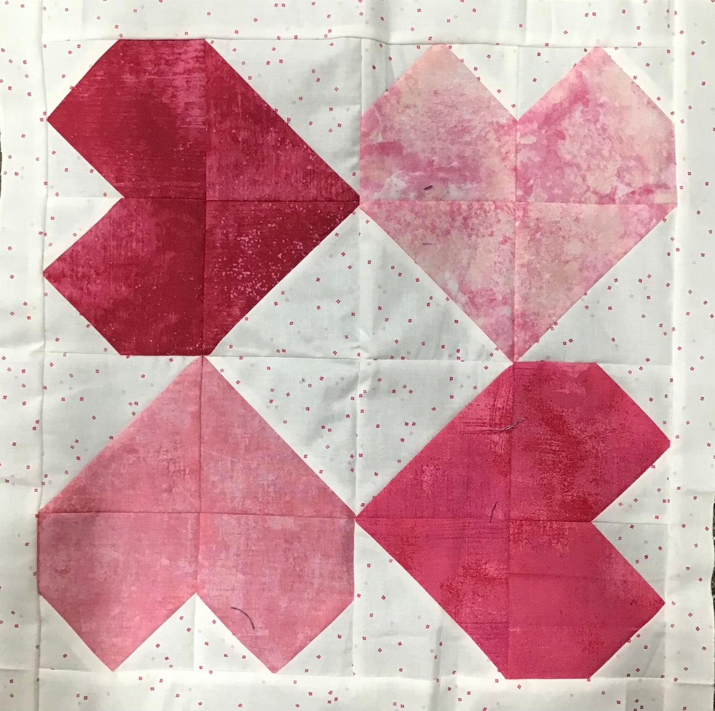 BLOCK OF THE MONTH - HAPPY HEARTS PILLOW - pinks