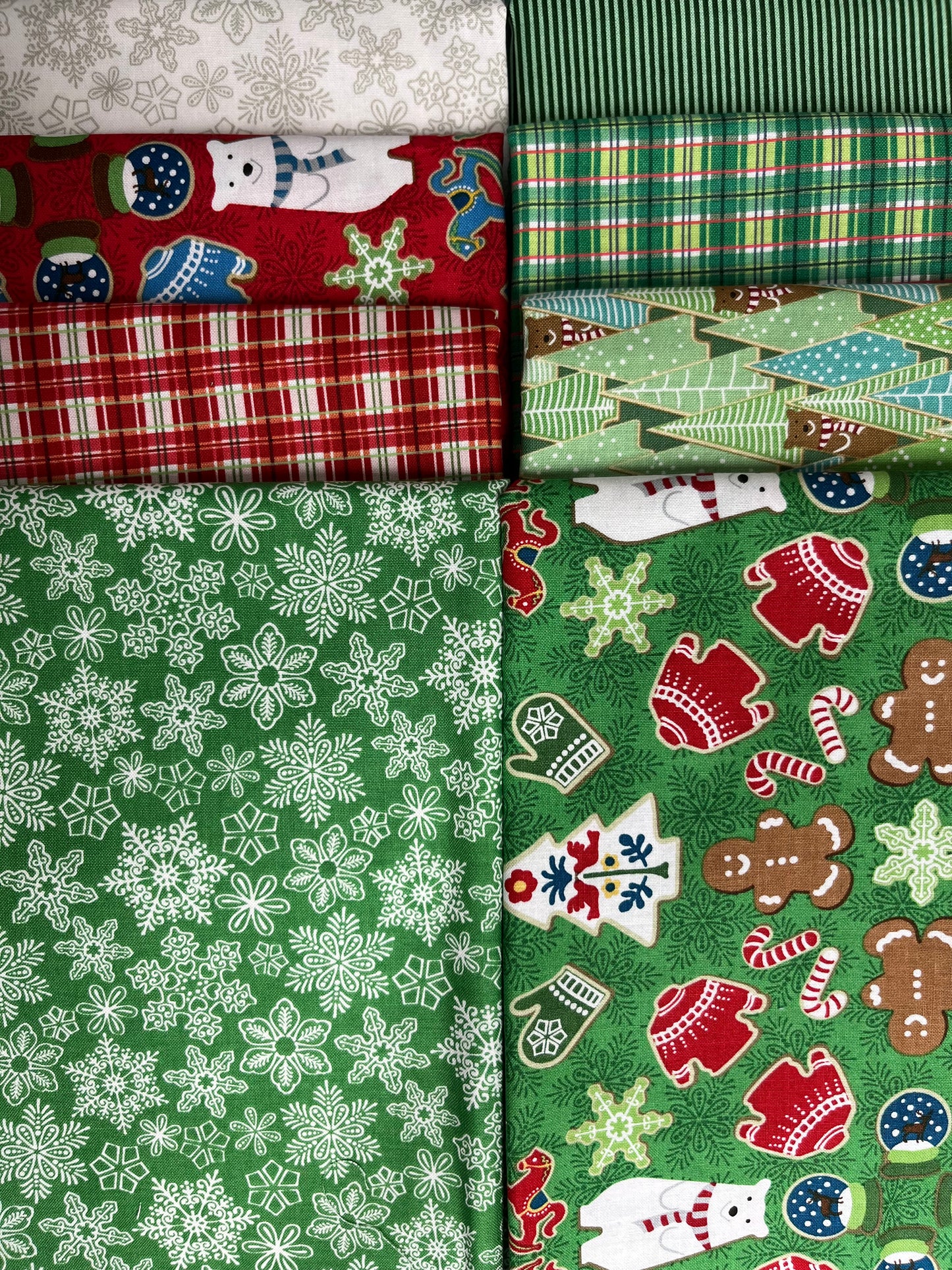 GINGERBREAD LANE Evergreen 8 Half Yards