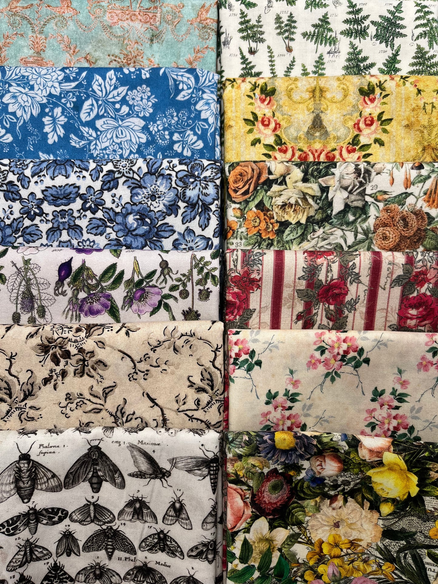 PALETTE MULTI Floral 12 Fat Quarters