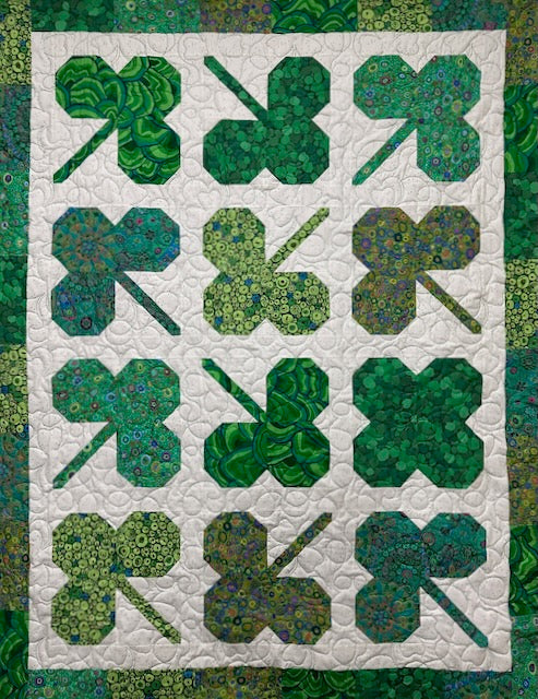 CLOVER PATCH Kaffe 46"x 59"